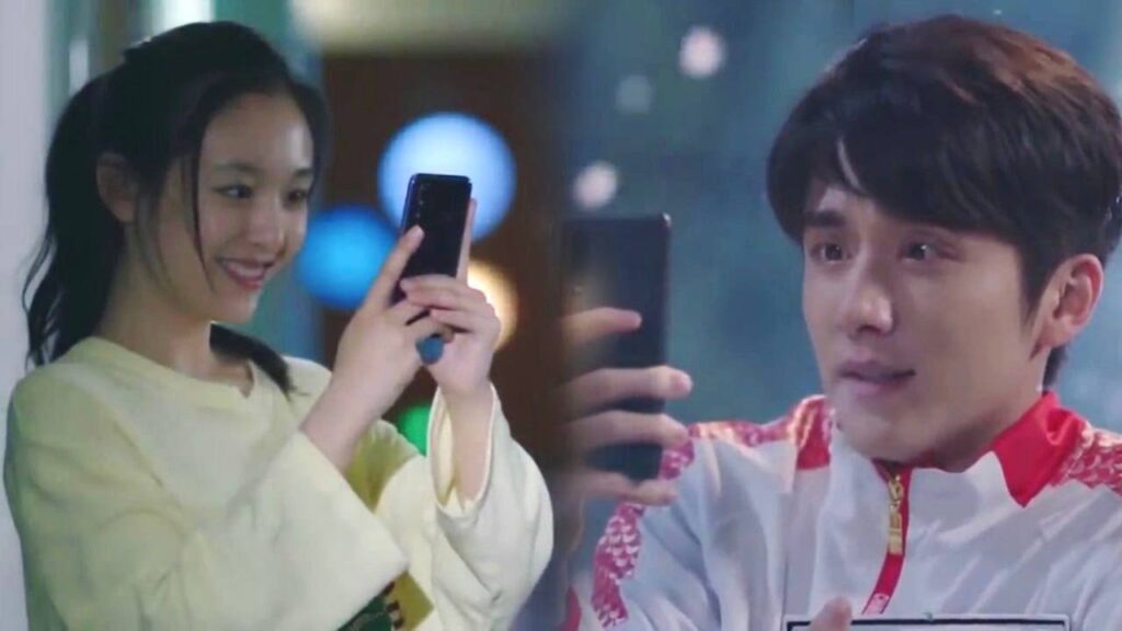 يقوم باتصا فيديو لكي ترى معه اول تساقط للثلج ( تزلج في الحب )