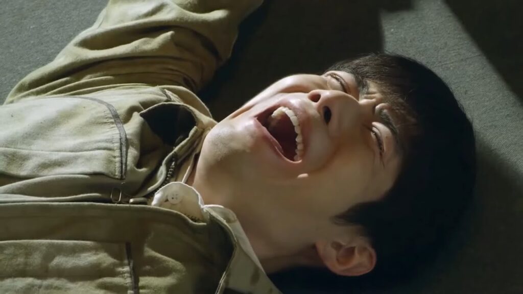 أنا لا أضرب امرأة أنا فقط  أضرب.. ! مشهد مضحك من مسلسل "فك الشفرة" | "Decoded" مترجم عربي