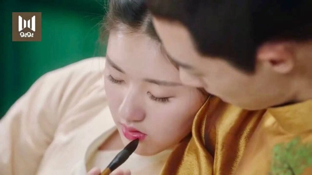 يرسم على وجه خادمتـه التي يحبها وهي نائمة ( اوه يا امبراطوري ) يرسم على وجه خادمتـه التي يحبها وهي نائمة ( اوه يا امبراطوري )