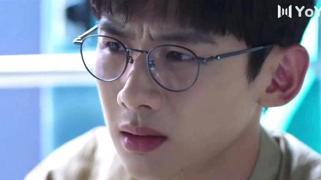 يكشتفون بان السيدة تضع شيء مريب في قدر الضغط ( العودة )