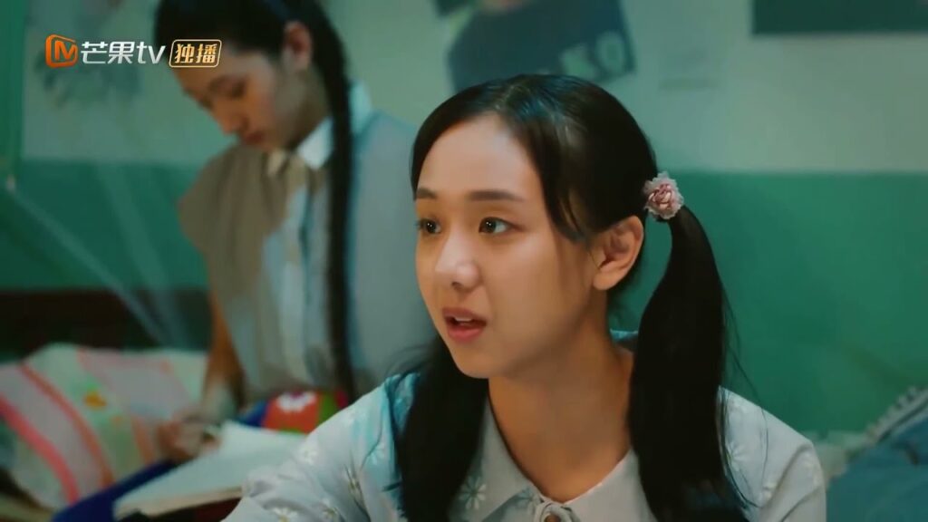 تجعل الشاب الذي تحبـه يشرح لها مرارا و تكرار لكنها لم تفهم شيئا 😂❤️ ( شبابنا )