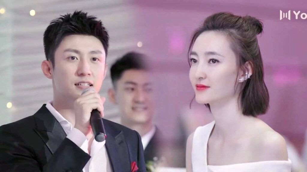 يتظاهر الرئيس بانه حبيبـها ويشكرها امام الجميع لوجودها معه ❤️😍 ( محظوظ بلقائك )