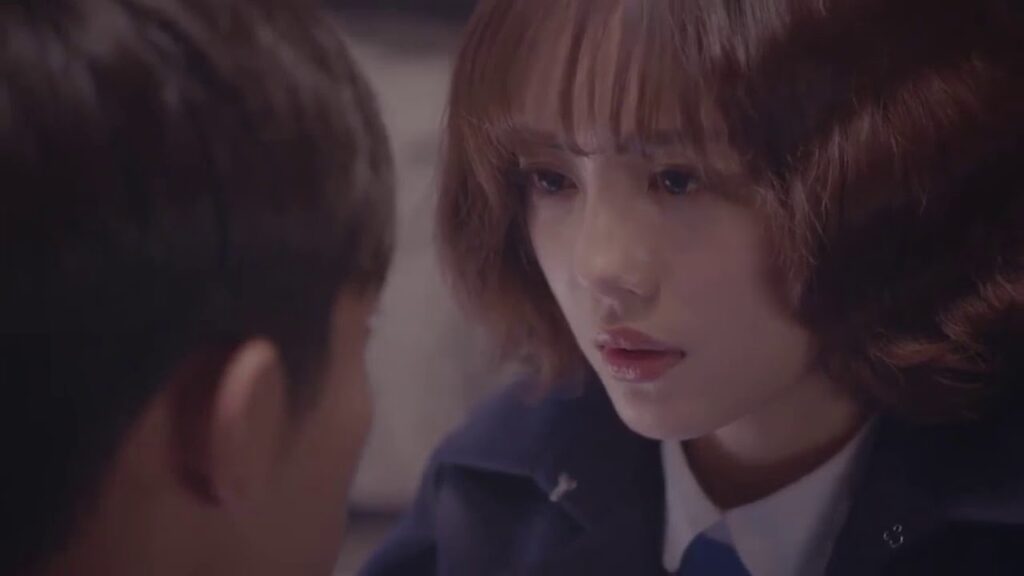 مشهد كوميدي عندما تريد المرأة الحصول على قبلتها بأي طريقة مسلسل "صاحب الوجوه السبع" مترجم عربي