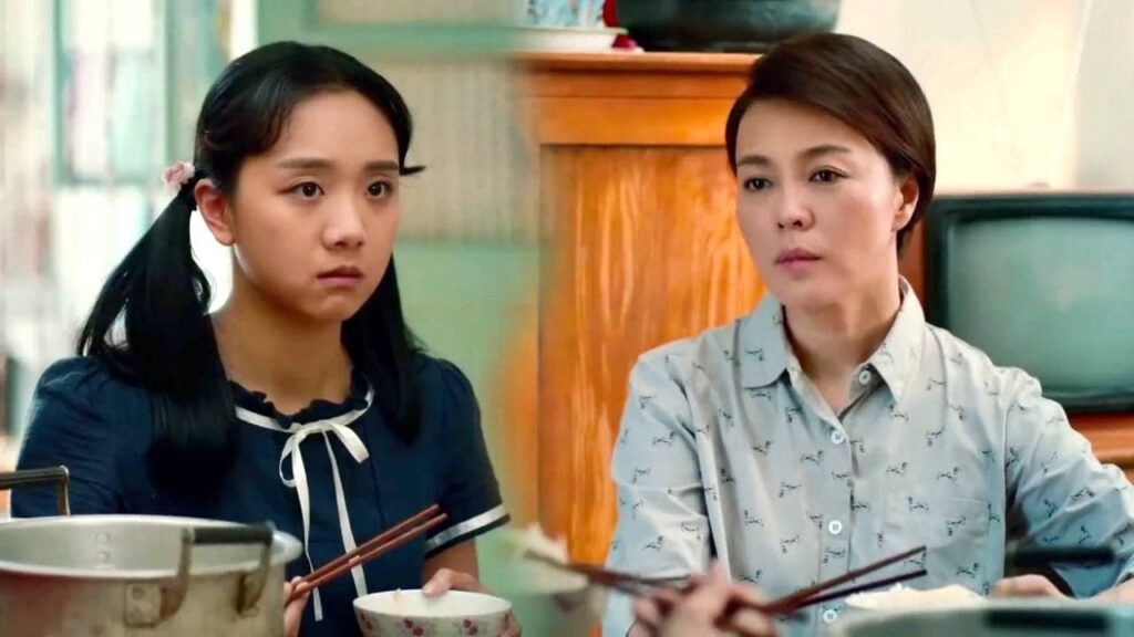 تصب الام غضبها على ابنتها المتفوقة وتترك اخوها الذي لايهتم 💔😱 ( شبابنا )