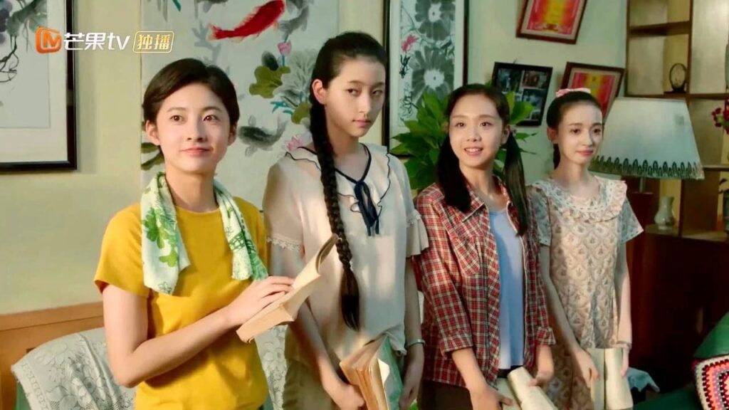 تقوم بالرقص مع صديقاتها ولكن حالما يصل والدها تطفئ التلفاز يتظاهرن بالدراسة😂💔 ( شبابنا )