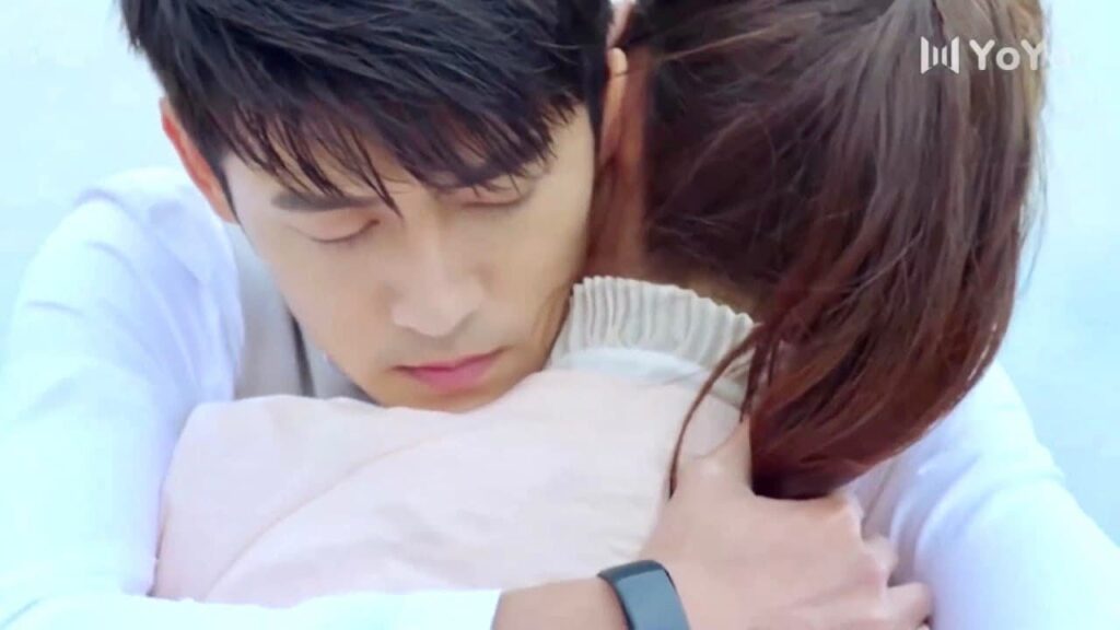 يركض الى حبيبتـه و يقرر عدم الانفصال عنها حتى لو رفضت والدته الامر ❤️😍 ( تذكرني )