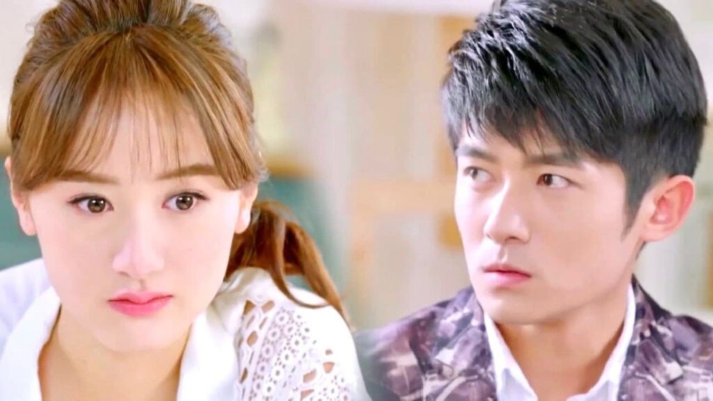 تظهر خطيبتـه فجأة بينما هو يتظاهر بكونه حبيب فتاة اخرى 😱💔 ( تذكرني )