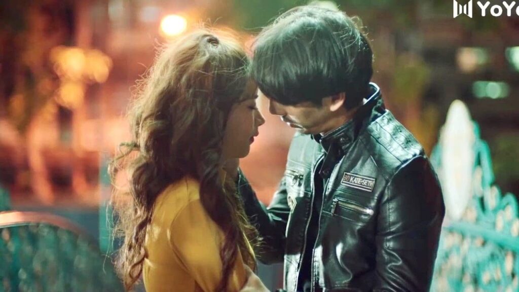 انتي اعز فتاة على قلبي لن انساكِ سـأبقى احبك للابد ❤️😍 ( انتي جميلة )