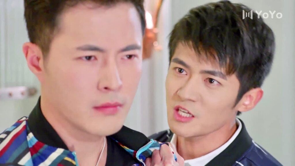 يغضب من اخوه الذي يتصرف بانانية اتجاه امـه 💔 ( تذكرني )