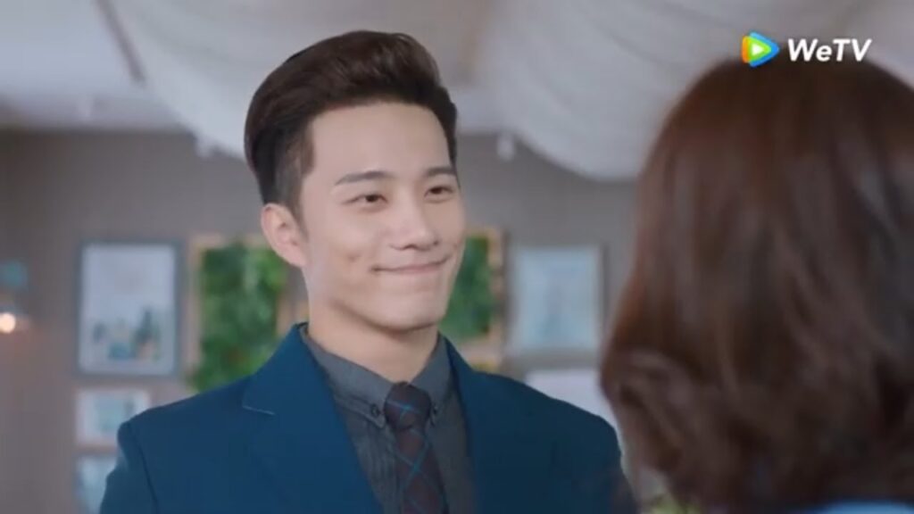 طريقته في إهداء الورد لحبيبته هي الأفضل | مسلسل "حبيبتي فضائية" | WeTV