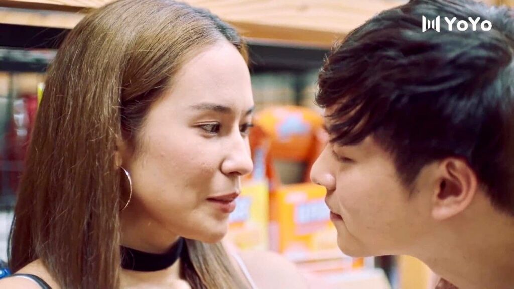 اخبرتك باني سأسعى خلفكِ , لذا اتيت مبكرا لكى ارى وجهكِ الجميل❤️ ( انتي جميلة )