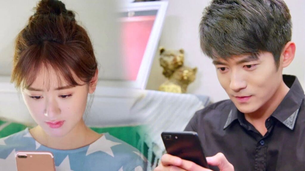 لا تستطيع رؤيــة حبيبها لان والدته تكره رؤيتها معه فتبقى على اتصال معه 💔( تذكرني )