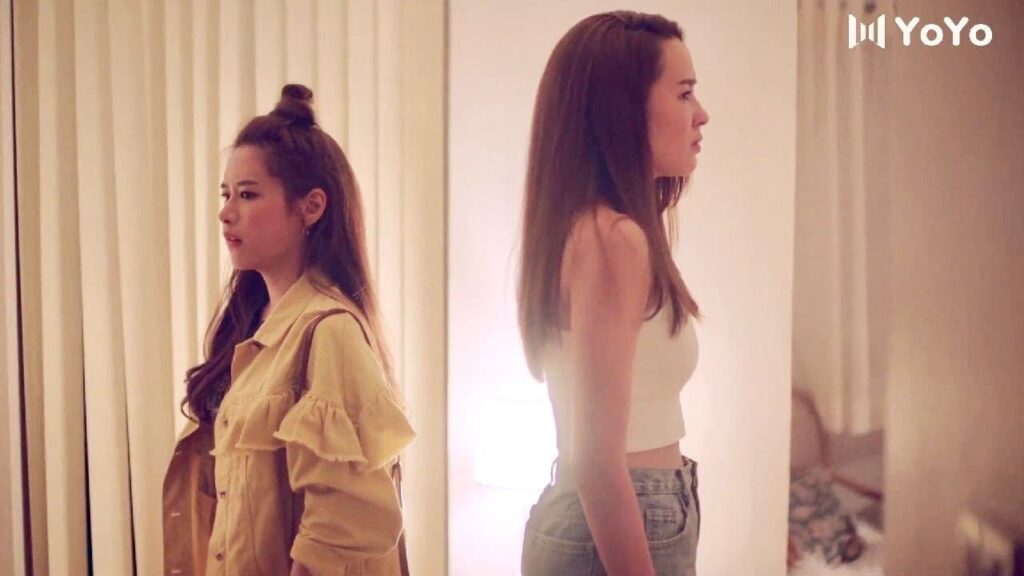 تغضب من صديقتها بعد ان اكتشفت بانها كانت تواعد الشاب الذي تحبه 💔😱 ( انتي جميلة )