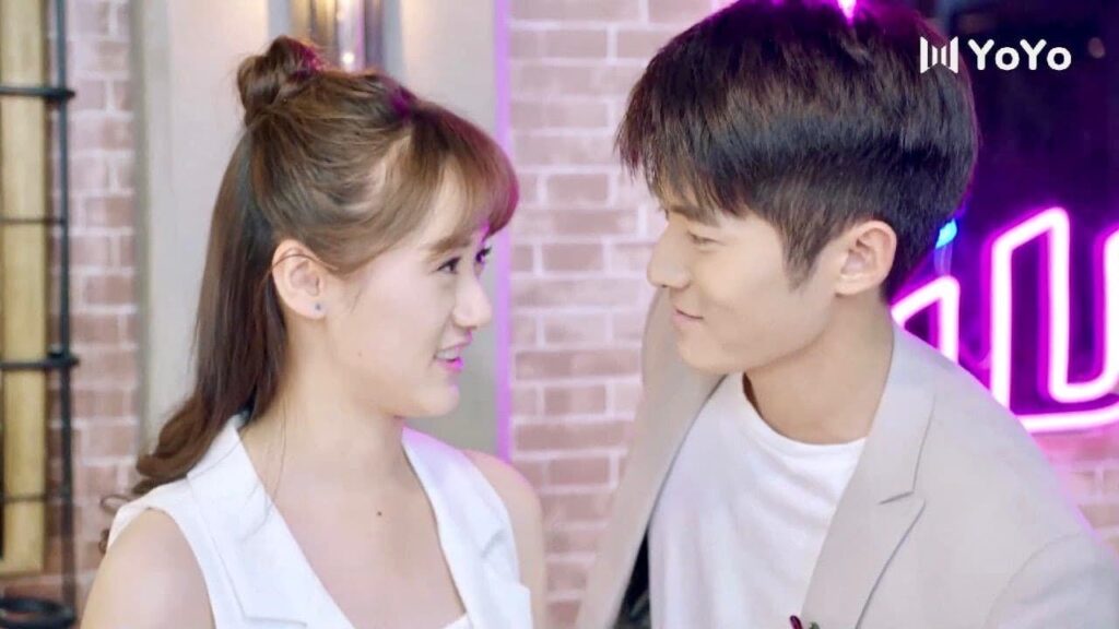 يتصرف الرئيس بحب مع مساعدته ولا يكترث للموظفين ❤️😂 ( تذكرني ) يتصرف الرئيس بحب مع مساعدته ولا يكترث للموظفين ❤️😂 ( تذكرني )