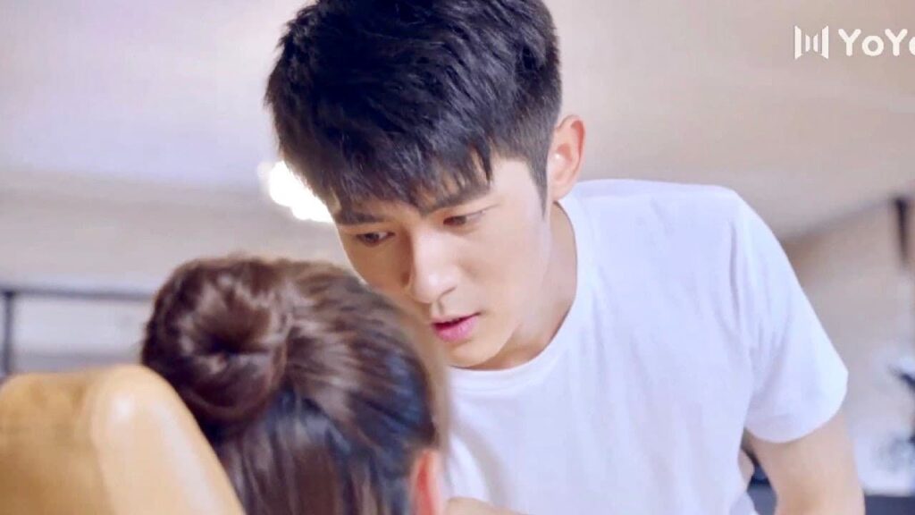 تعتقد بأنهٌ سيخــلع ملابسهٌ أمامها لكنهٌ يصدمها 😱😱 🙈  (تذكرنــي  | Remember Me)