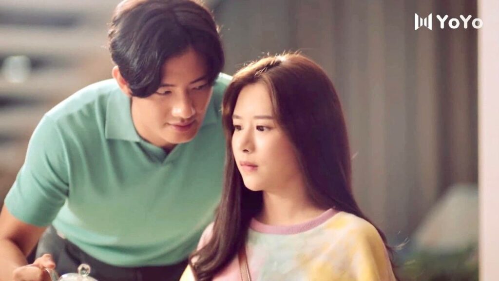 كنت وحيد ولكن عندما التقيت بكِ بدأت افكر بكِ حتى عندما اكون مع حبيبتي اتذكر ابتسامتك💔  ( انتي جميلة)