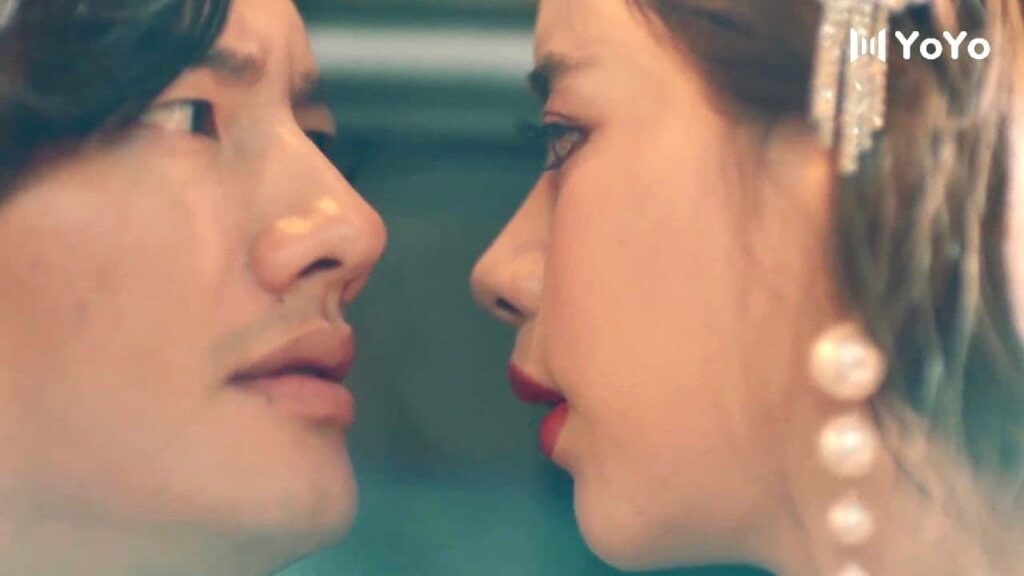 ترى رئيسها واقع ارضا ويواجه صعوبة في التنفس 😱💔 ( انتي جميلة )