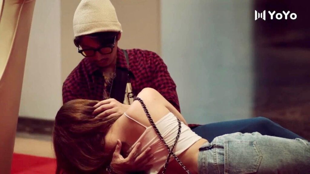 تفقد صديقته الوعي لانها تشعر بالذنب تجاه حبيبها 🥺💔 ( انتي جميلة )