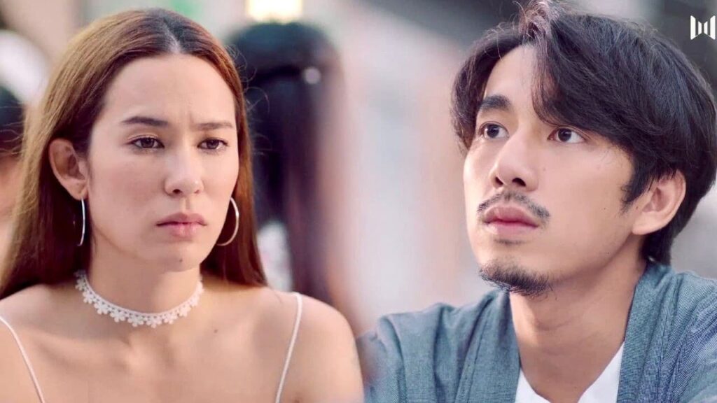 تخبر صديقها بانها وقعت في حب الشاب الذي تحبه صديقتها 😱💔 ( انتي جميلة )