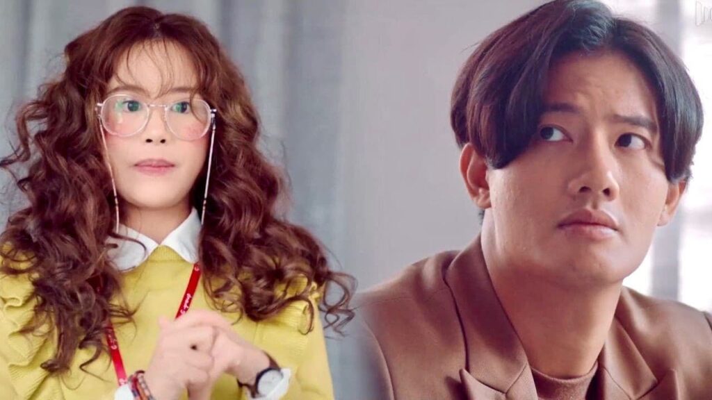 تحضر له الطعام وتحاول التحدث معه لكنه يرفضها 💔 ( انتي جميلة )