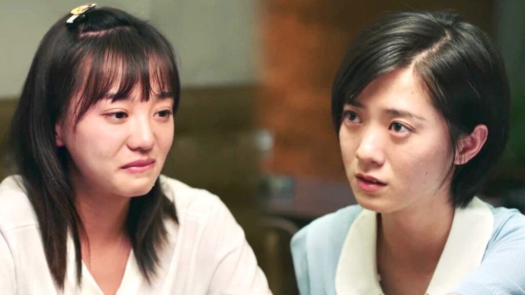 تبكي على حبيبها لانه تركها دون يقول لها كلمة 💔😭 ( نهر يجري خلاله )