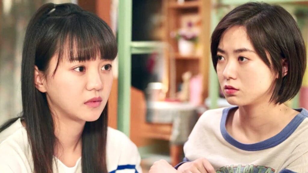 تخبر صديقتها بانها جعلت الشاب الذي تحبه يسافر لان علاقتها به غير مؤكدة 💔🥺 ( نهر يجري خلاله )