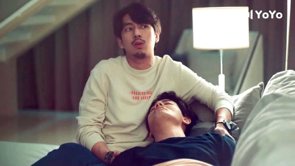 يأتي الى بيت الرئيس المتعجرف و يعتني به لانه مريض 😂❤️ ( انتي جميلة )