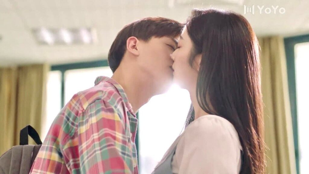 انا احبك و اريد البقاء معكِ و اكبر معك ❤️😍 ( نهر يجري خلاله )