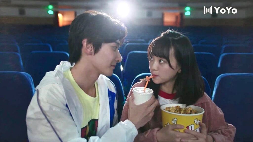 يحاول ان يخدع حبيبته لذا يظاهر بانه اغمى عليه من الخوف لذا تعاقبه و تجعله يخدمها❤️( نهر يجري خلاله )