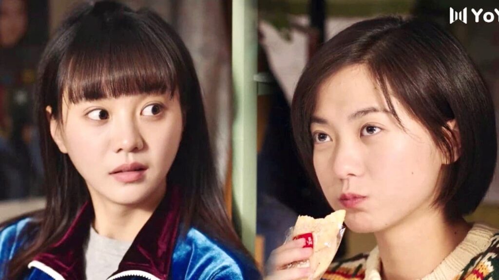 يشتري لصديقاتها وجبات خفيفة لكي يتكلمن عنه بشكل جيد امامها 😂❤️ ( نهر يجري خلاله )