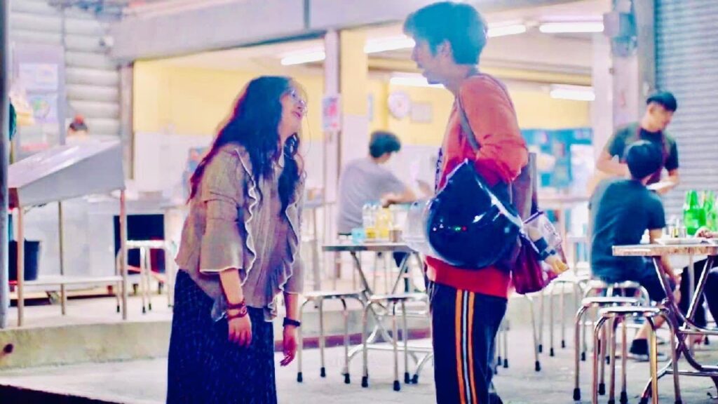 تثمل و تفقد صوابها فتلعب معه الملاكة امام الناس 😂💔 ( انتي جميلة )