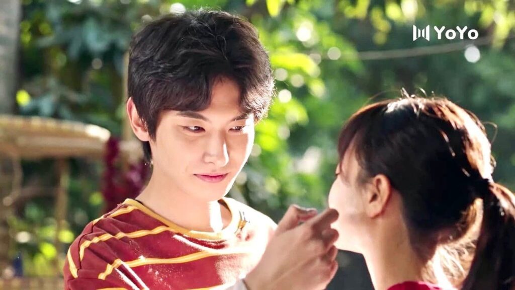 يلطخ وجها بالطين ويرفض ان يعطيها الطعام ❤️😍  ( نهر يجري خلاله )