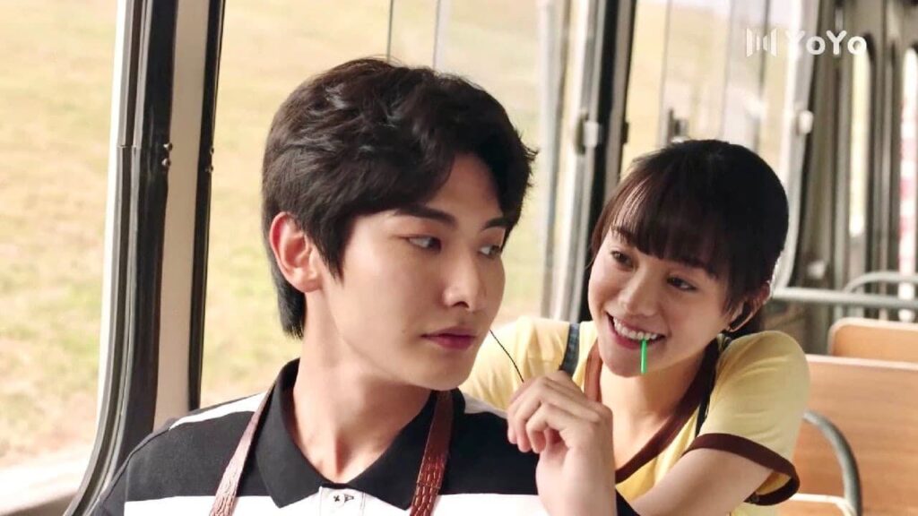 يذهبان سرا في رحلة رومانسية لتطوير علاقتهما ❤️😍 ( نهر يجري خلاله )