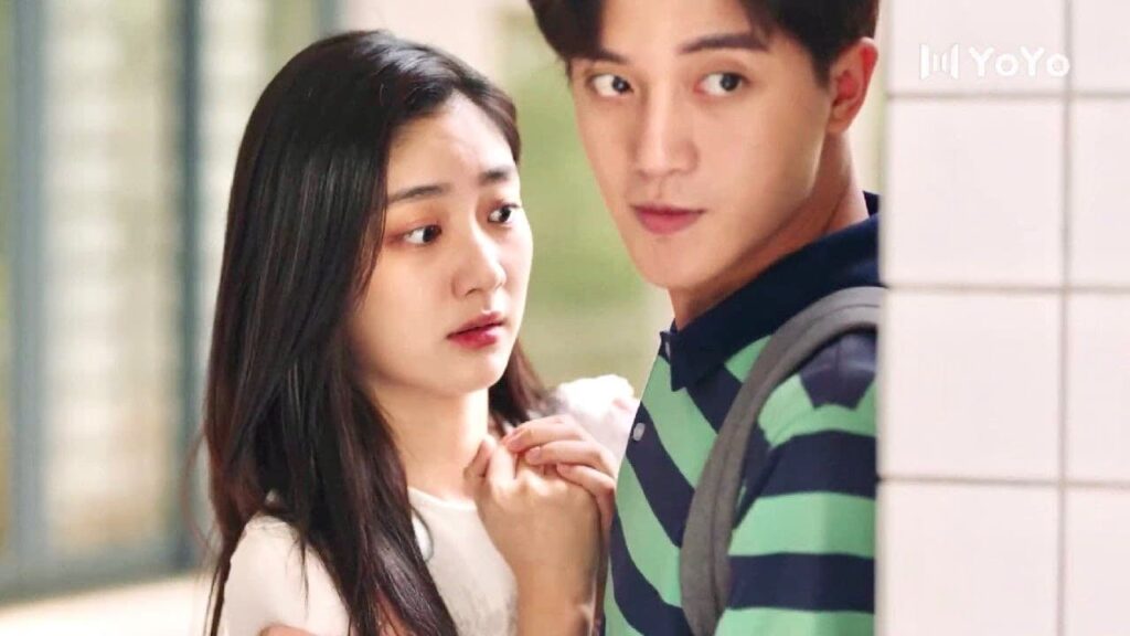 يتسللان معا الى غرفة الحاسوب لكي يكملان ما لم ينتهيان منه ❤️😍 ( نهر يجري خلاله )