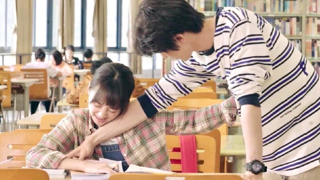 لماذا تقومين بلمسي هكذا ؟  ( نهر يجري خلاله )