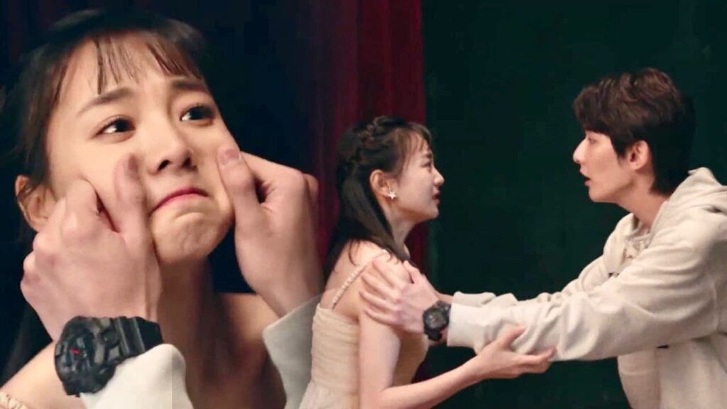 يمازحها و يشجعلها لانها خائفة من الاداء امام الجماهير ❤️😍 ( نهر يجري خلاله )