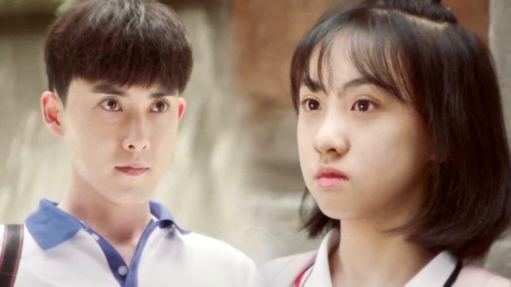 يقوم بحمايتها من الشباب فتــقع في غرامــه ❤️😍 ( شريكي بالسكن الوسيم )