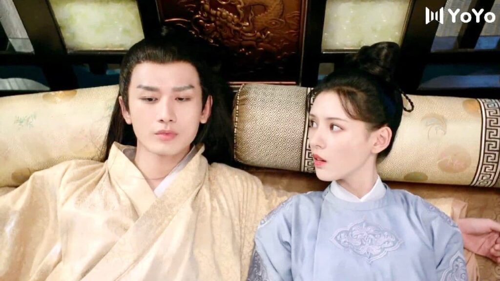 يطلب الملك من مساعدتـه النوم معه ❤️😍 ( كوني بجانبي )