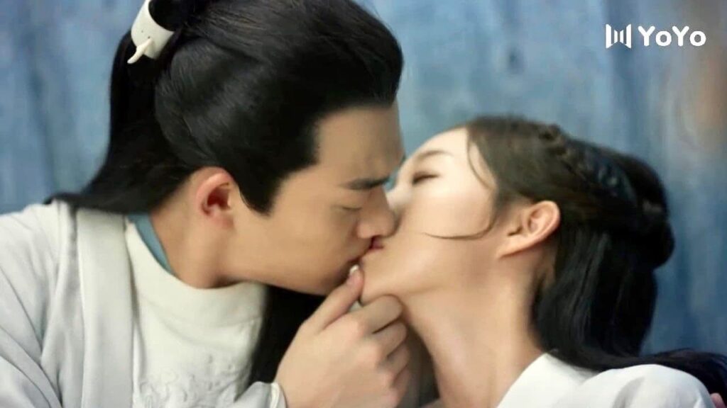 تمرض زوجتــه ولا تستطيع تناول الطعام فيقوم بمساعدتها ❤️ ( الذواقة في عهد تانغ )