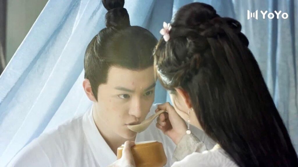 تتفاجئ بجمــال المريض فتقوم بمغازلتــه ❤️ ( الذواقة في عهد تانغ ) تتفاجئ بجمــال المريض فتقوم بمغازلتــه ❤️ ( الذواقة في عهد تانغ )