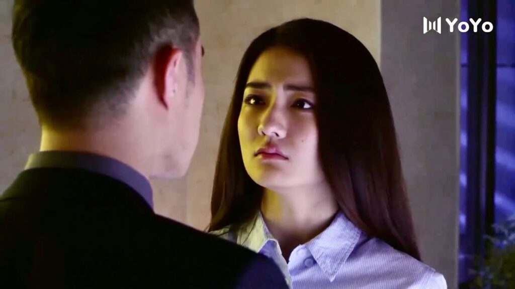يعطيها شقـة و اموال لكن عليها ان تفتح لـه الباب متى ما يشاء  ( اكون معك )