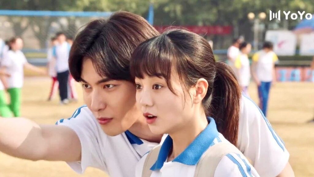 يحاول تشجيعها بطريقة ساخرة امام اصدقائها 💔😂 ( نهر يجري خلاله )