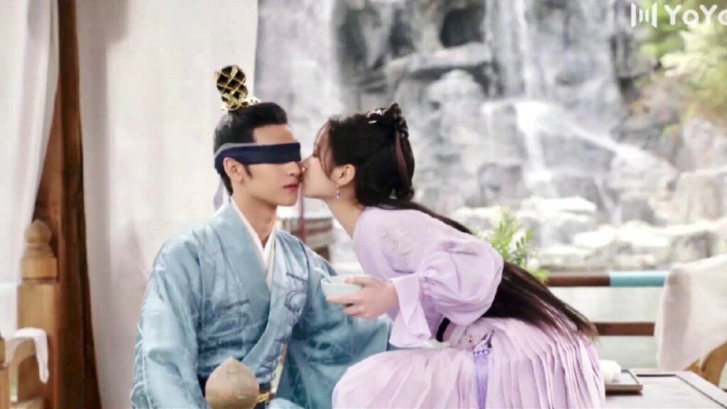 تقوم باطعام زوجها لكنه يريدها ان تقبلــه 💋❤️ ( الحقيقة او الجرأة )