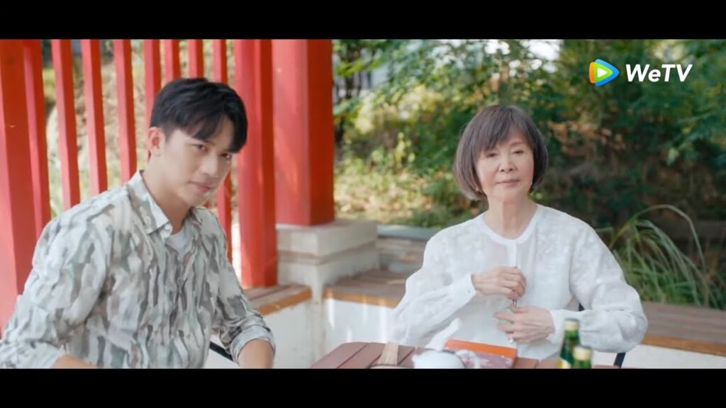 تيان اختارت أن تغني للجدة أغنية كهدية لها | مقطع من الحلقة 9 “منتصف الصيف مليء بالحب” | WeTV تيان اختارت أن تغني للجدة أغنية كهدية لها | مقطع من الحلقة 9 "منتصف الصيف مليء بالحب" | WeTV