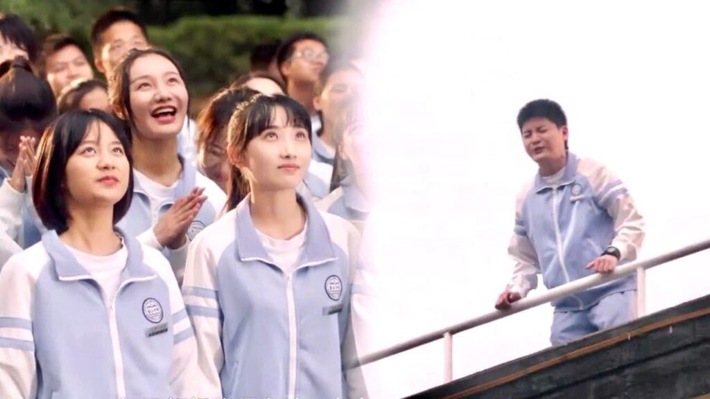 يهرب من المديرة بعد ان اعترف لزميلته امام الطلاب 💔😂 ( لا تغادر بعد المدرسة )