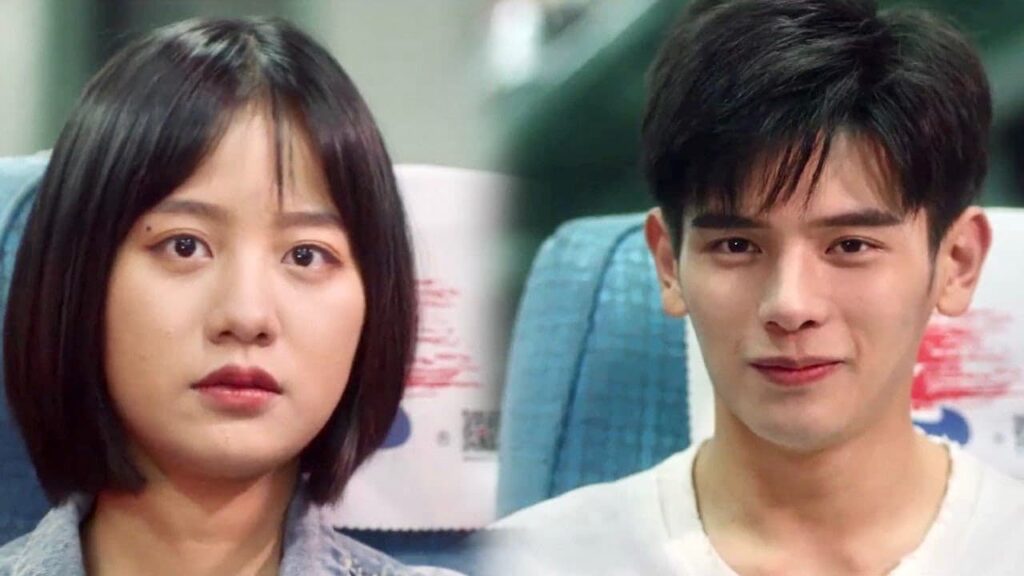 يذهبان في رحلة معا لكنها تضطر للجلوس بجانب عجوز و تنفصل عنه 💔 ( لا تغادر بعد المدرسة )