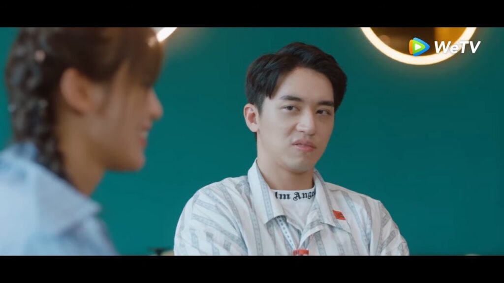 لم يتحمل رؤية حبيبته تجلس مع رجل آخر مقطع من الحلقة 7 "منتصف الصيف مليء بالحب" | WeTV