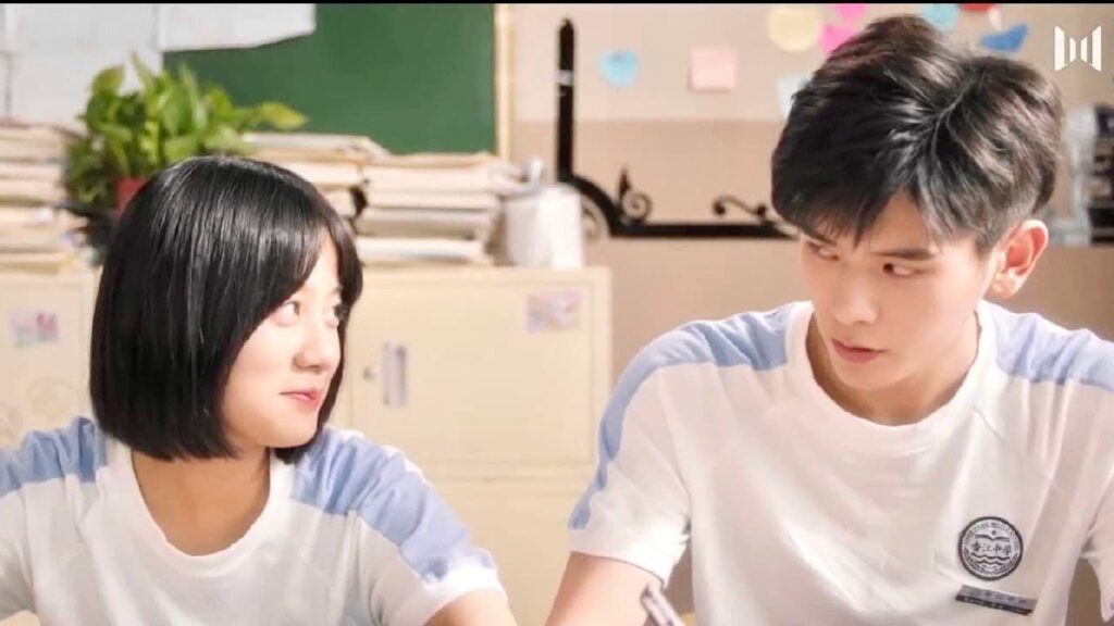 تقوم المديرة بمصادرة مسجلها لذا تفشي به ويتم اخذه هاتفه 🙊❤️ (لا تغادر بعد المدرسة )