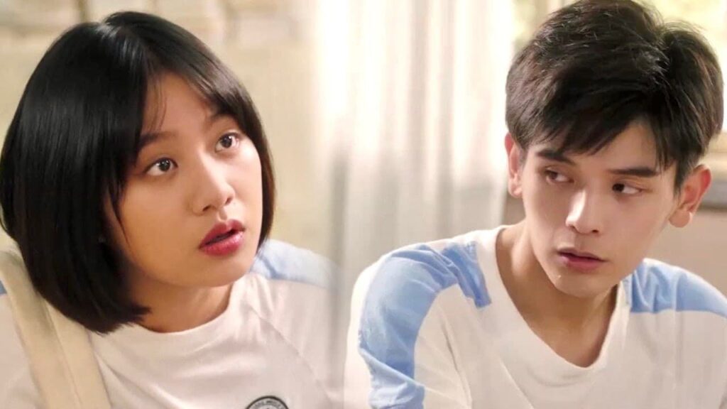 تحاول اغاضته بمدح زميلاها الاخر ❤️ ( لا تغادر بعد المدرسة )