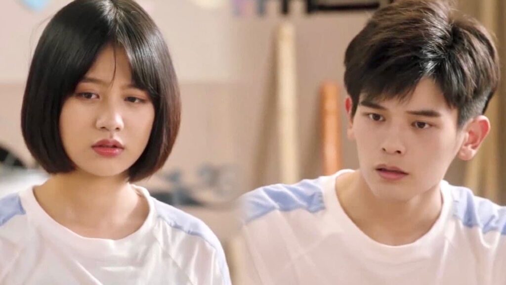 تخبر المعلم بانها لا تستطيع الجلوس بجانبه لانها لا تستطيع التحكم بمشاعرها ❤️ (لا تغادر بعد المدرسة )